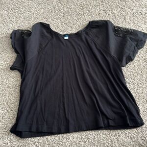 Old Navy embroidered sleeves tee